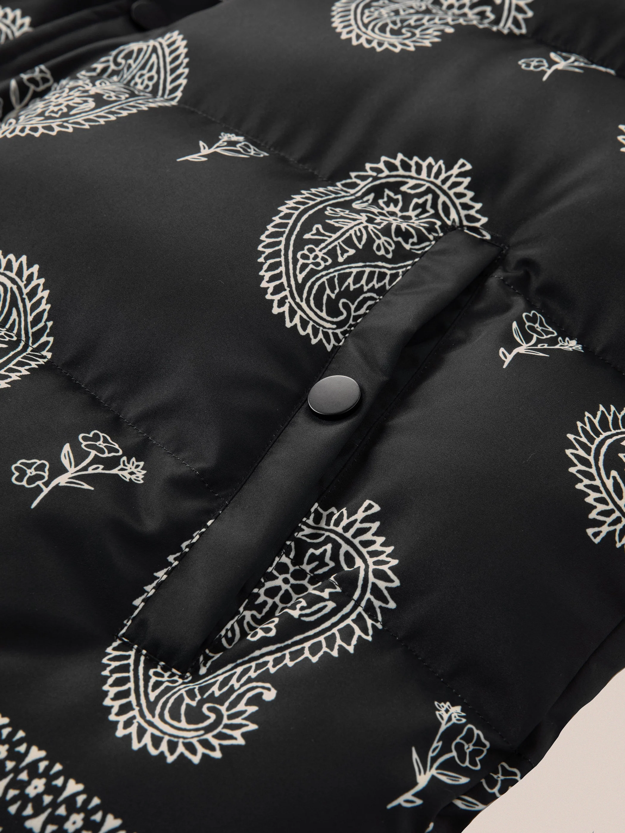 Paisley Puffer Jacket in Black - Image 2